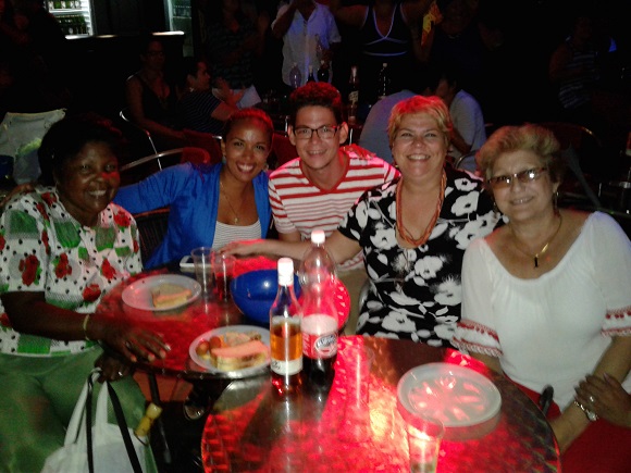 Traductores del CNICM en la Cena que celebra la Asociación Cubana de Traductores e Intérpretes (ACTI) en homenaje al Día Internacional de la Traducción. 2017